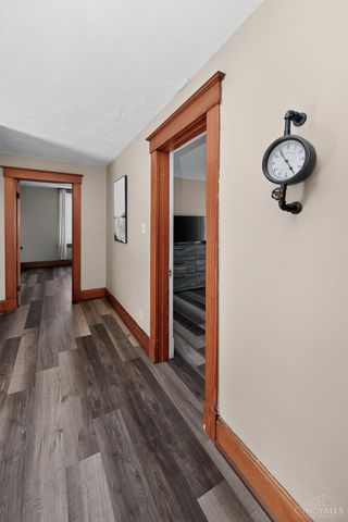 1586 W Galbraith Road, North College Hill, OH 45231