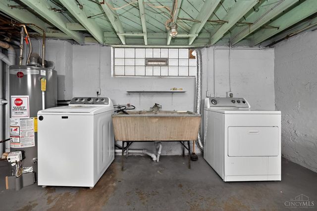 1586 W Galbraith Road, North College Hill, OH 45231