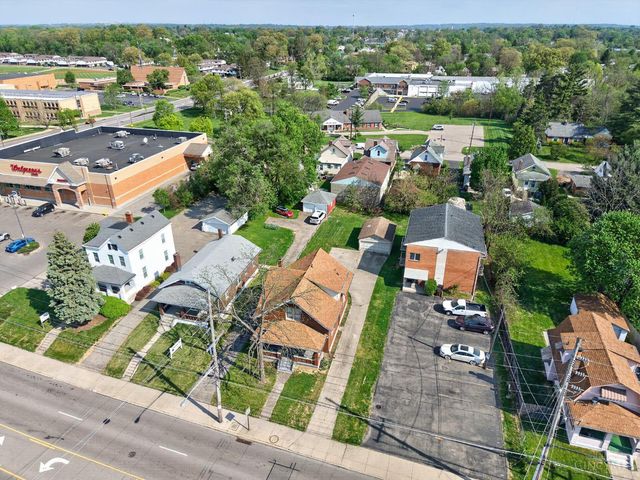 1586 W Galbraith Road, North College Hill, OH 45231