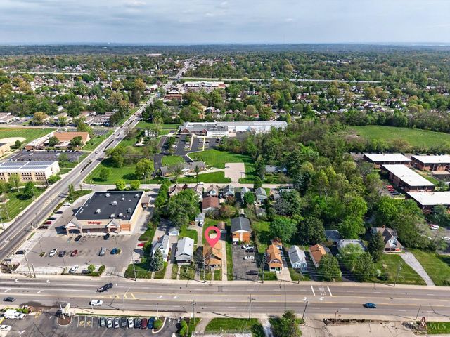 1586 W Galbraith Road, North College Hill, OH 45231