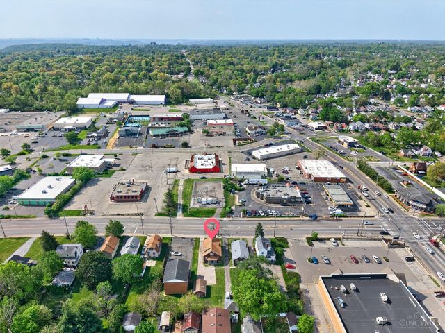 1586 W Galbraith Road, North College Hill, OH 45231