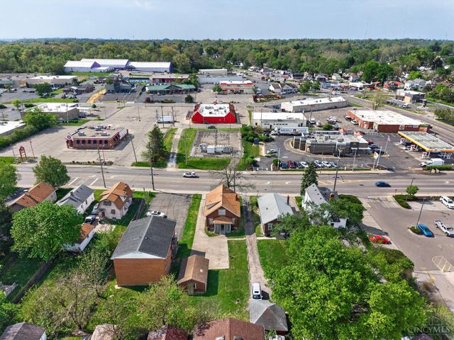 1586 W Galbraith Road, North College Hill, OH 45231
