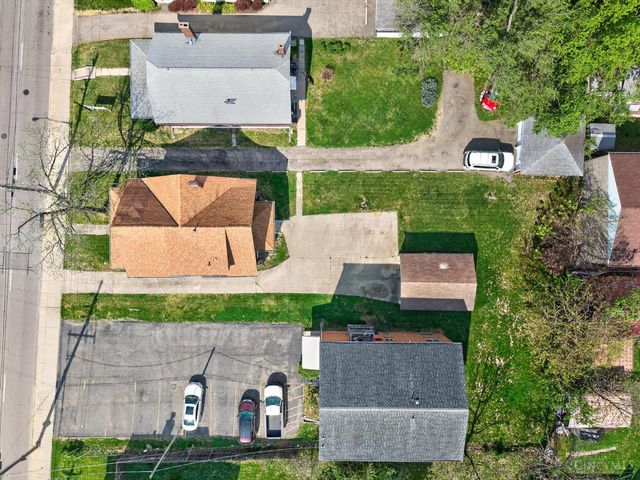 1586 W Galbraith Road, North College Hill, OH 45231