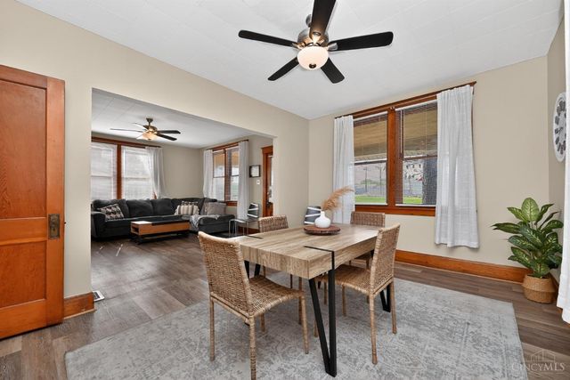 1586 W Galbraith Road, North College Hill, OH 45231