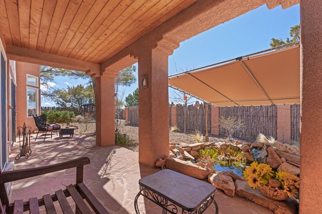 40 Camino Dimitrio, Santa Fe, NM 87508