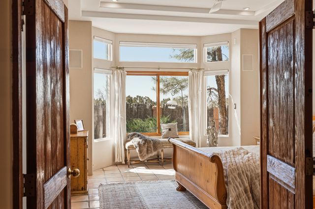 40 Camino Dimitrio, Santa Fe, NM 87508