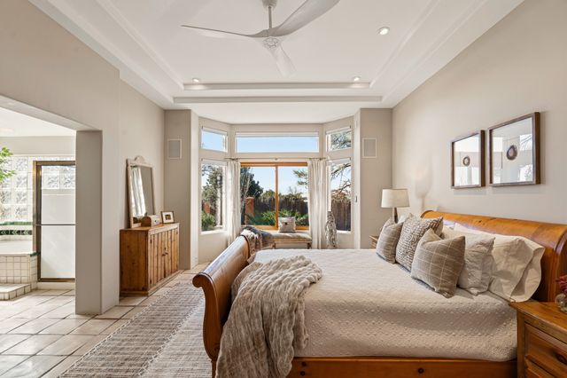 40 Camino Dimitrio, Santa Fe, NM 87508