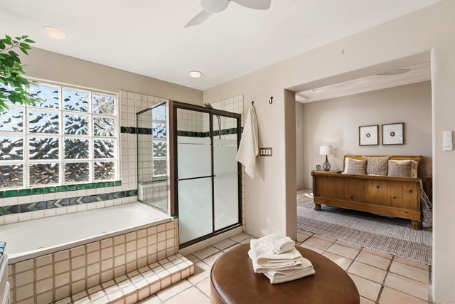 40 Camino Dimitrio, Santa Fe, NM 87508