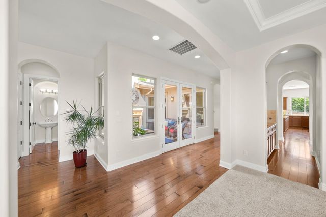 820 Dana Ct, Auburn, CA 95603