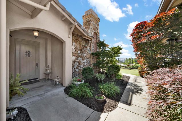 820 Dana Ct, Auburn, CA 95603
