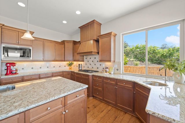 820 Dana Ct, Auburn, CA 95603