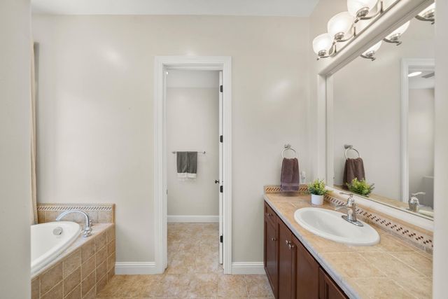 820 Dana Ct, Auburn, CA 95603
