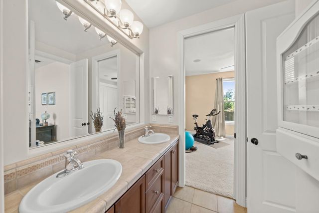 820 Dana Ct, Auburn, CA 95603