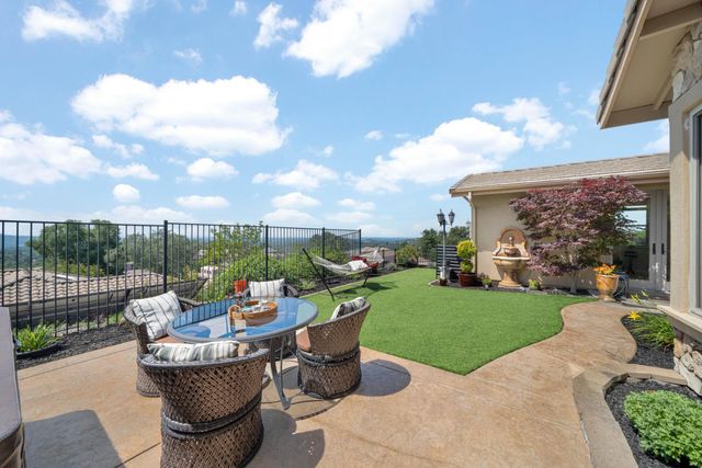 820 Dana Ct, Auburn, CA 95603