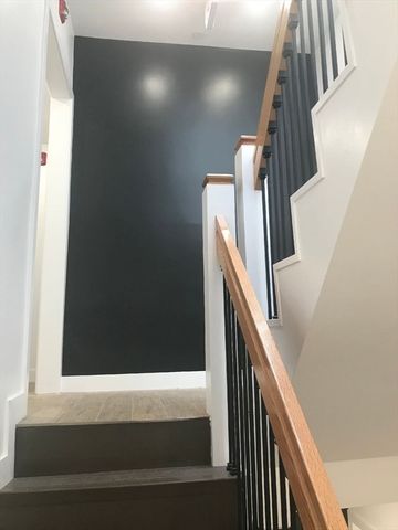 16 Fifth 3, Chelsea, MA 02150