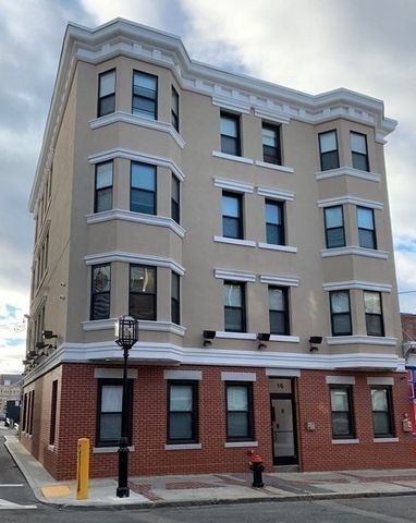 16 Fifth 3, Chelsea, MA 02150