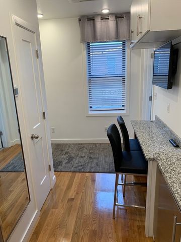 16 Fifth 3, Chelsea, MA 02150