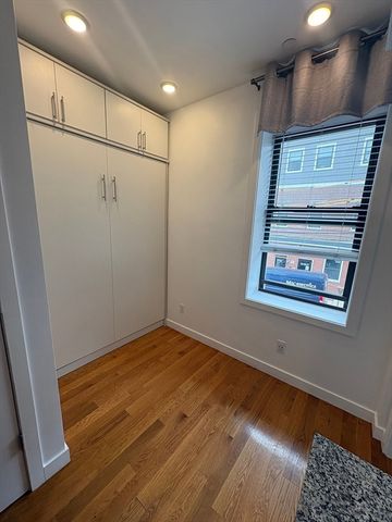 16 Fifth 3, Chelsea, MA 02150