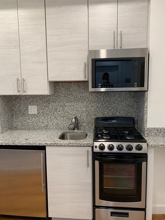 16 Fifth 3, Chelsea, MA 02150