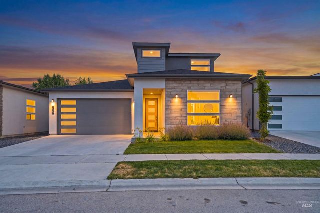 1520 E Jade Creek St, Eagle, ID 83616