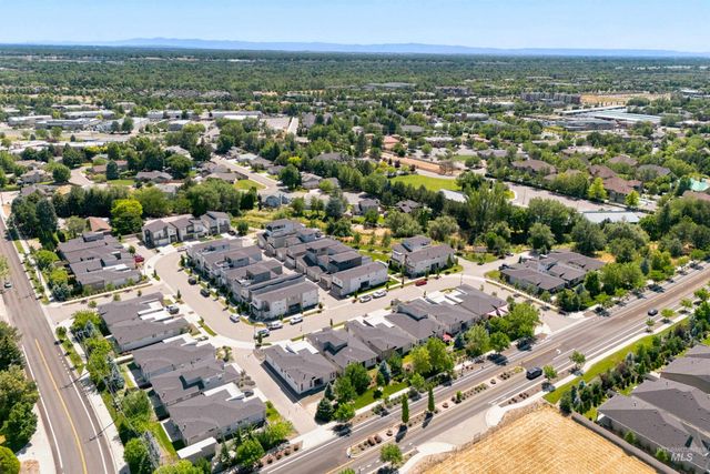 1520 E Jade Creek St, Eagle, ID 83616