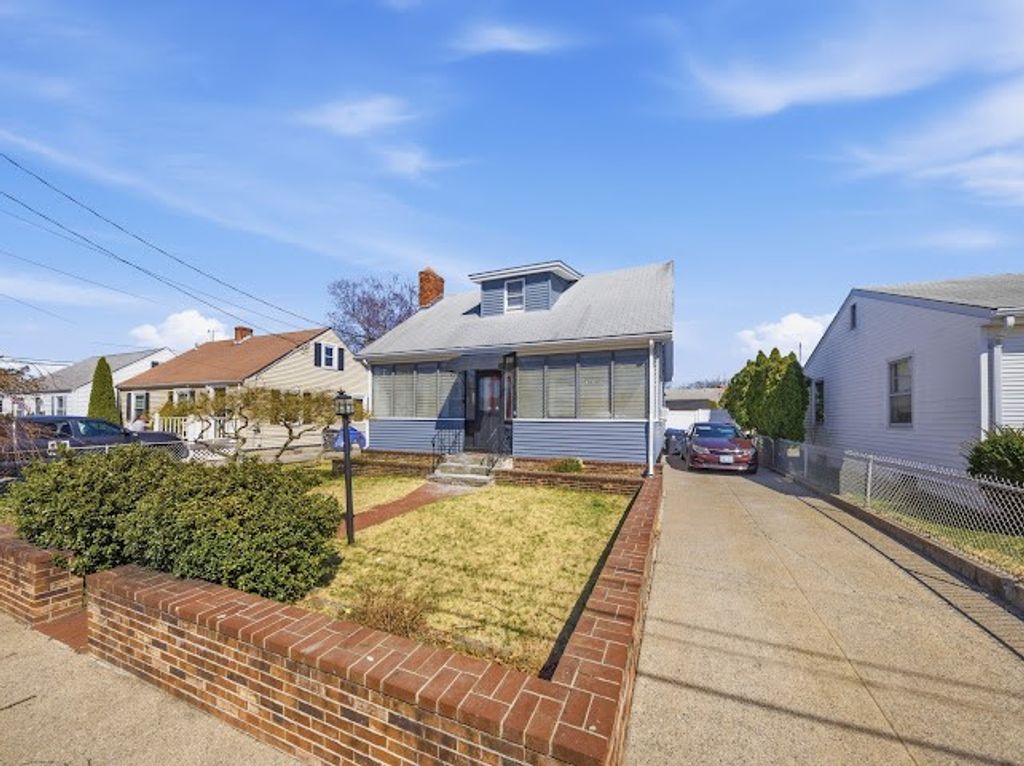 113 Woodside Avenue, Pawtucket, RI 02861