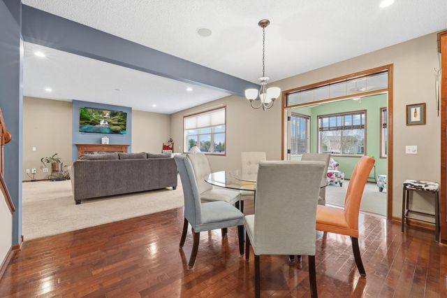 2061 Winterberry Lane, Shakopee, MN 55379