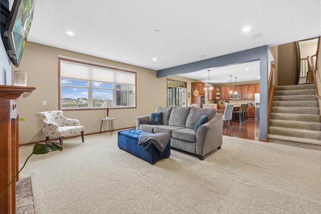 2061 Winterberry Lane, Shakopee, MN 55379