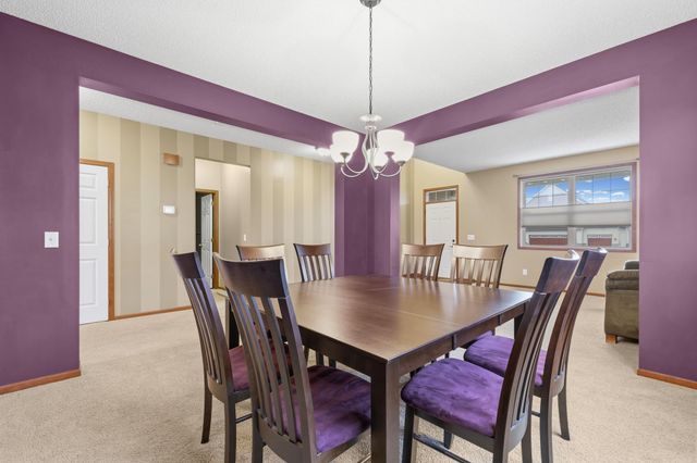 2061 Winterberry Lane, Shakopee, MN 55379