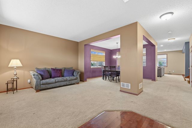 2061 Winterberry Lane, Shakopee, MN 55379