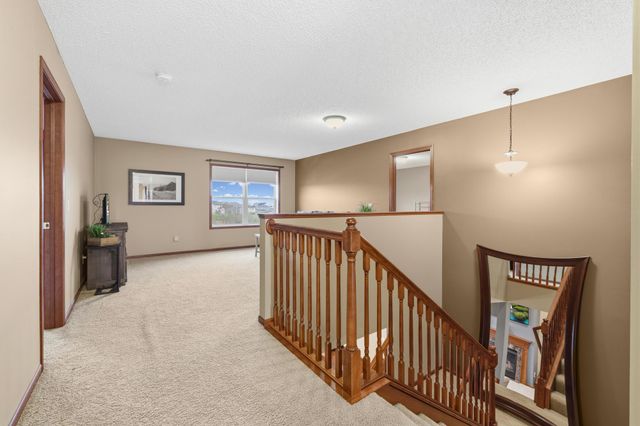 2061 Winterberry Lane, Shakopee, MN 55379