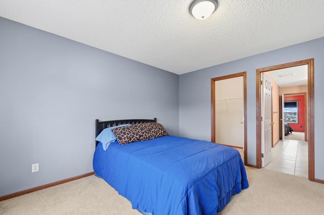 2061 Winterberry Lane, Shakopee, MN 55379