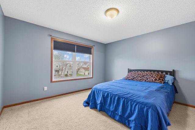 2061 Winterberry Lane, Shakopee, MN 55379