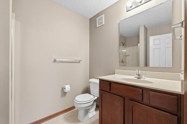 2061 Winterberry Lane, Shakopee, MN 55379