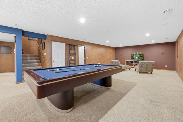 2061 Winterberry Lane, Shakopee, MN 55379