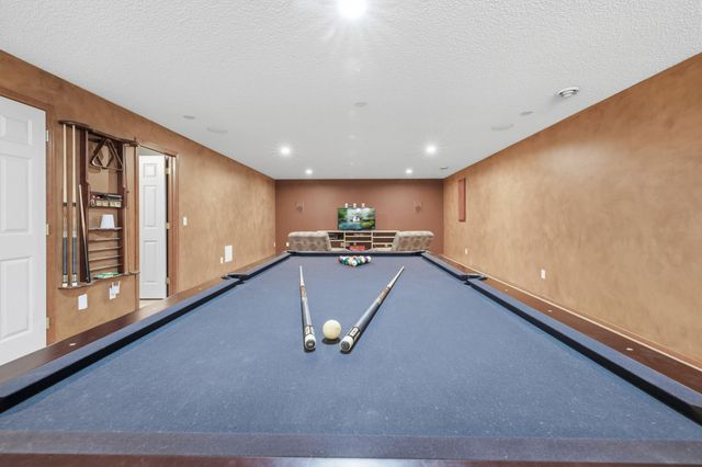 2061 Winterberry Lane, Shakopee, MN 55379
