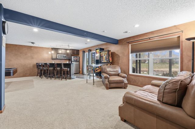 2061 Winterberry Lane, Shakopee, MN 55379