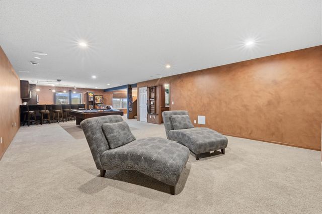 2061 Winterberry Lane, Shakopee, MN 55379