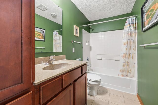 2061 Winterberry Lane, Shakopee, MN 55379
