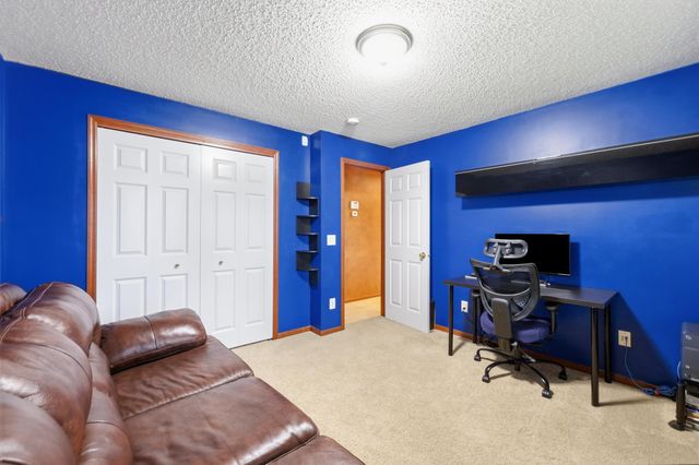 2061 Winterberry Lane, Shakopee, MN 55379