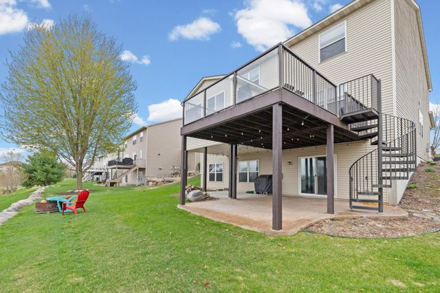 2061 Winterberry Lane, Shakopee, MN 55379
