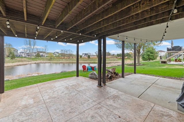 2061 Winterberry Lane, Shakopee, MN 55379
