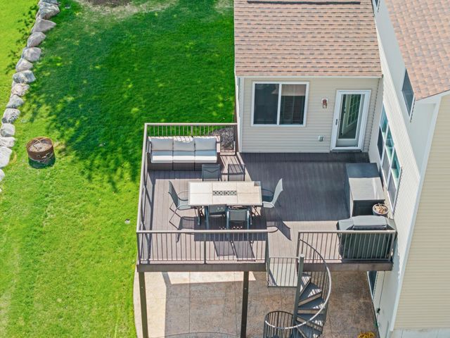 2061 Winterberry Lane, Shakopee, MN 55379