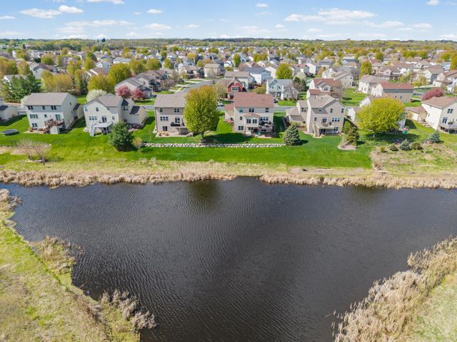 2061 Winterberry Lane, Shakopee, MN 55379