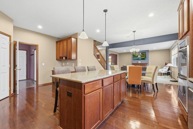 2061 Winterberry Lane, Shakopee, MN 55379