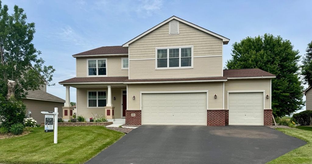 2061 Winterberry Lane, Shakopee, MN 55379