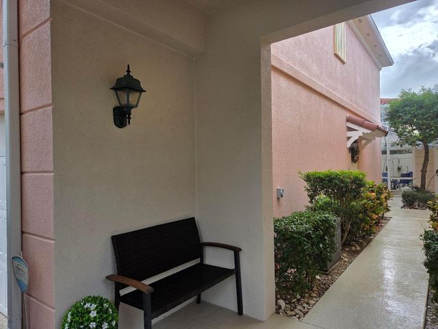 58 Tall Oaks Circle, Tequesta, FL 33469