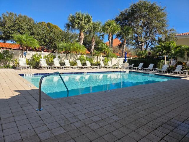 58 Tall Oaks Circle, Tequesta, FL 33469