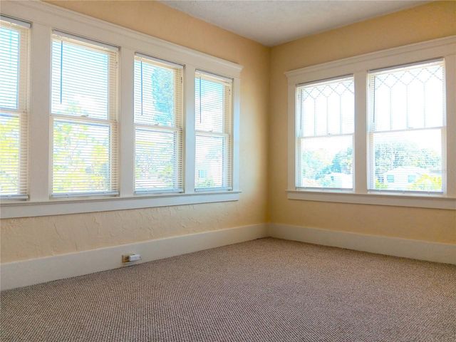 830 37TH AVENUE S, St Petersburg, FL 33705