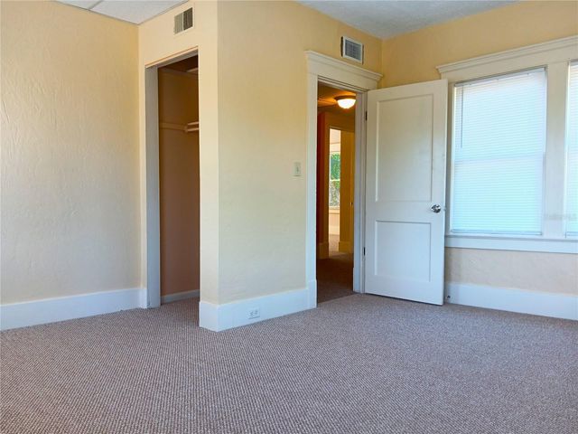 830 37TH AVENUE S, St Petersburg, FL 33705